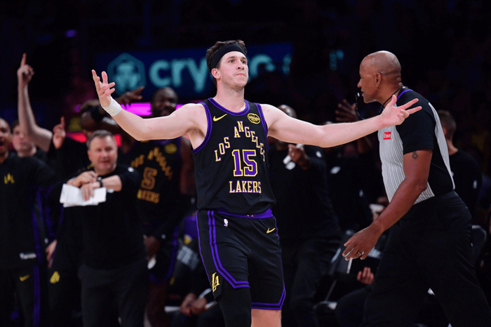 湖人首节崩盘惨败雷霆 里夫斯伤退引担忧