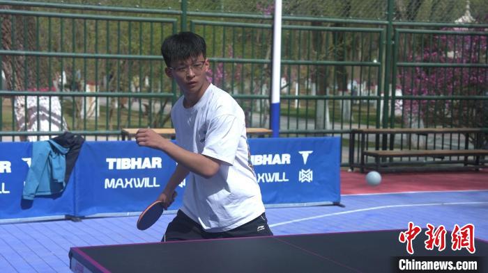 西宁公共场地举办“国球两进”乒乓球挑战赛：