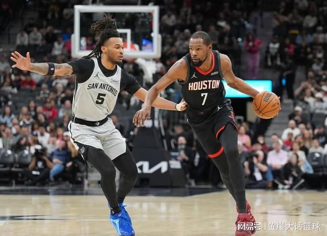 马刺145-120大胜火箭 创单场失分纪录引质疑