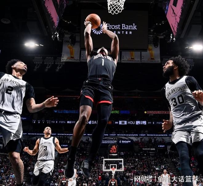 马刺145-120大胜火箭 创单场失分纪录引质疑